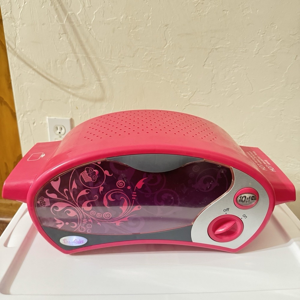 Easy Bake Oven Hasbro‎ Pink 2010 OLDSTOCK UNTESTED